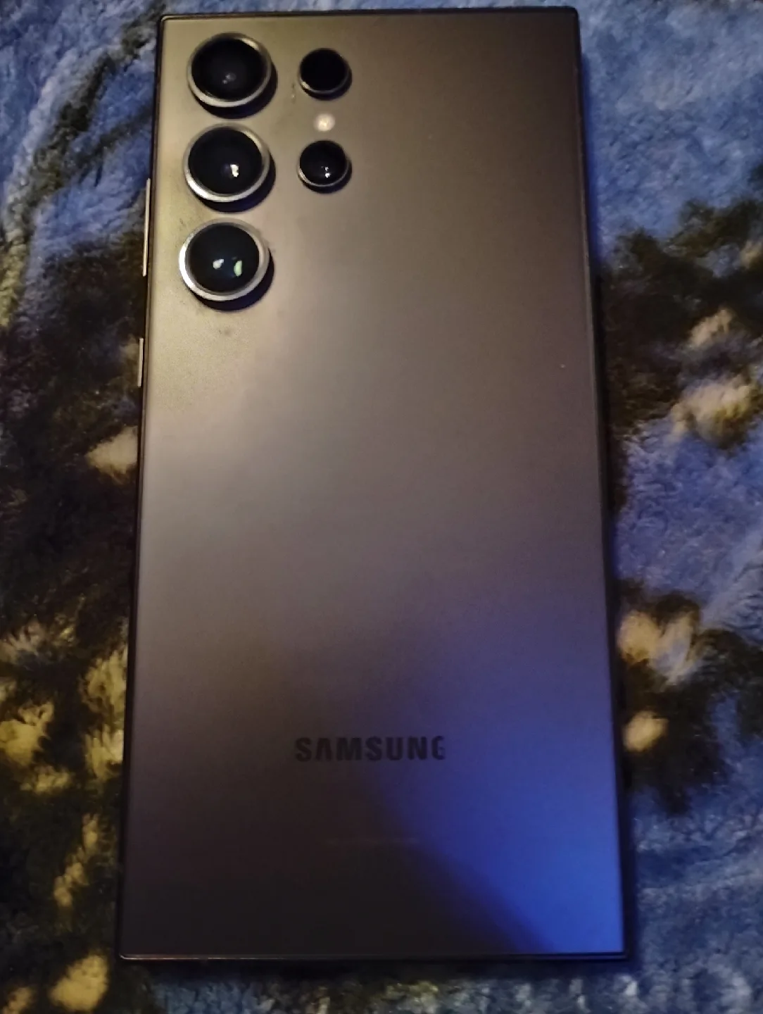 Samsung Galaxy S23 Ultra - Like New! image indicator(2)