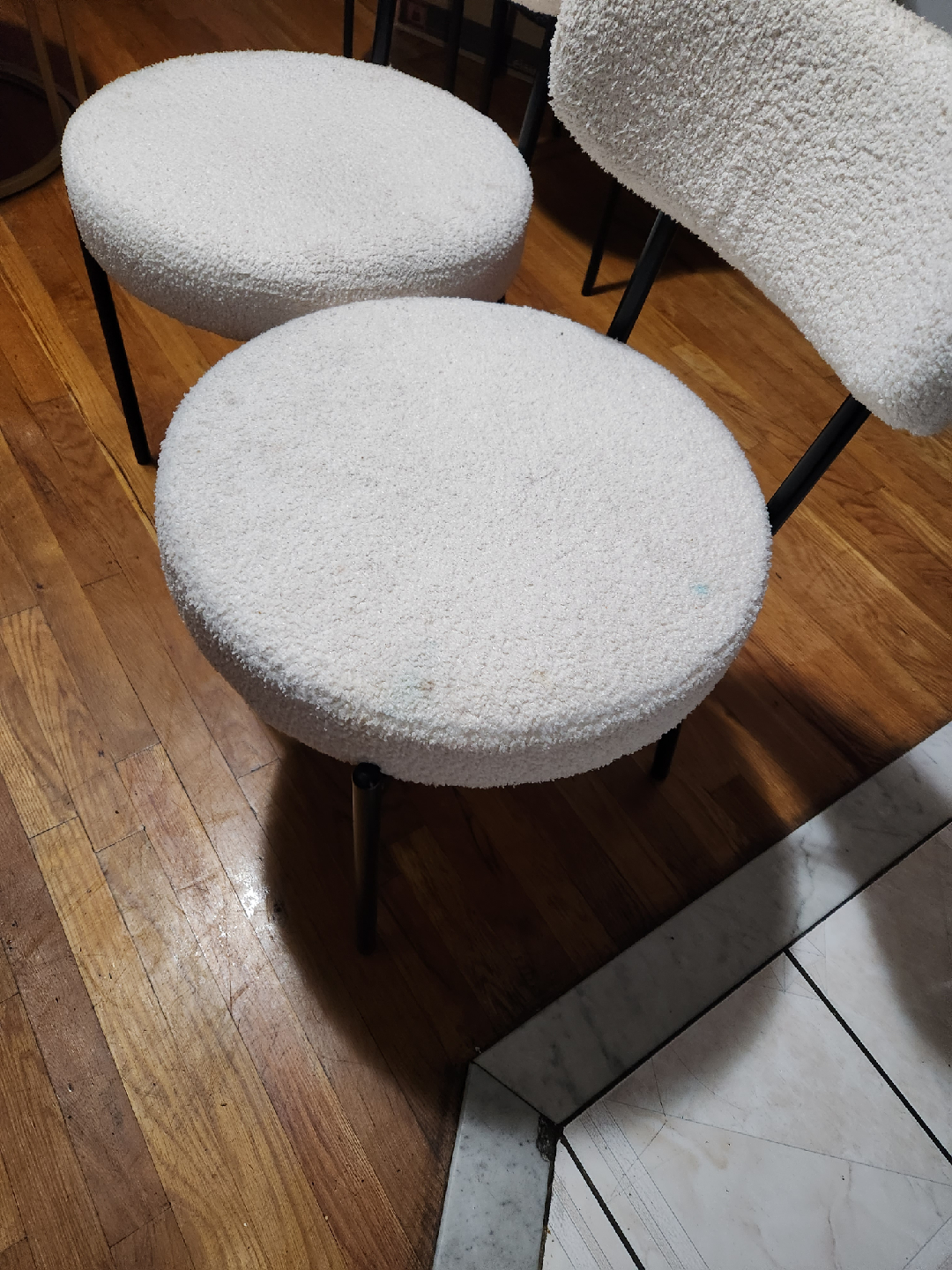dining chairs with 4 and table - photo 3