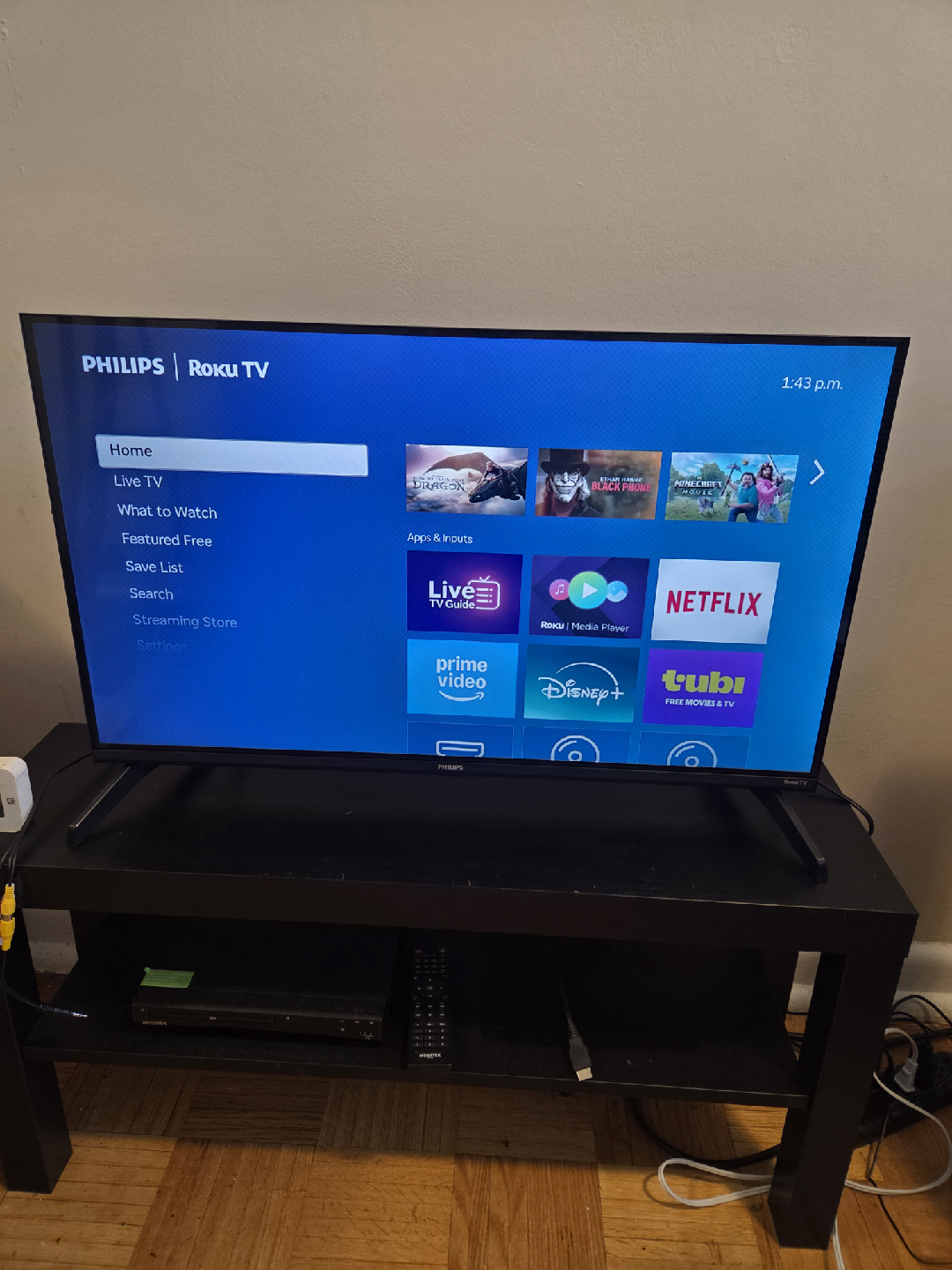 Philips 32" QLED Roku TV 1080p