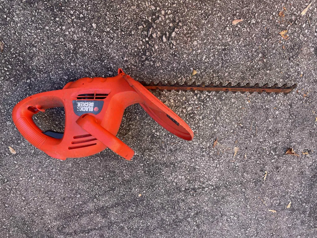 Black+Decker Hedge Trimmer thumbnail