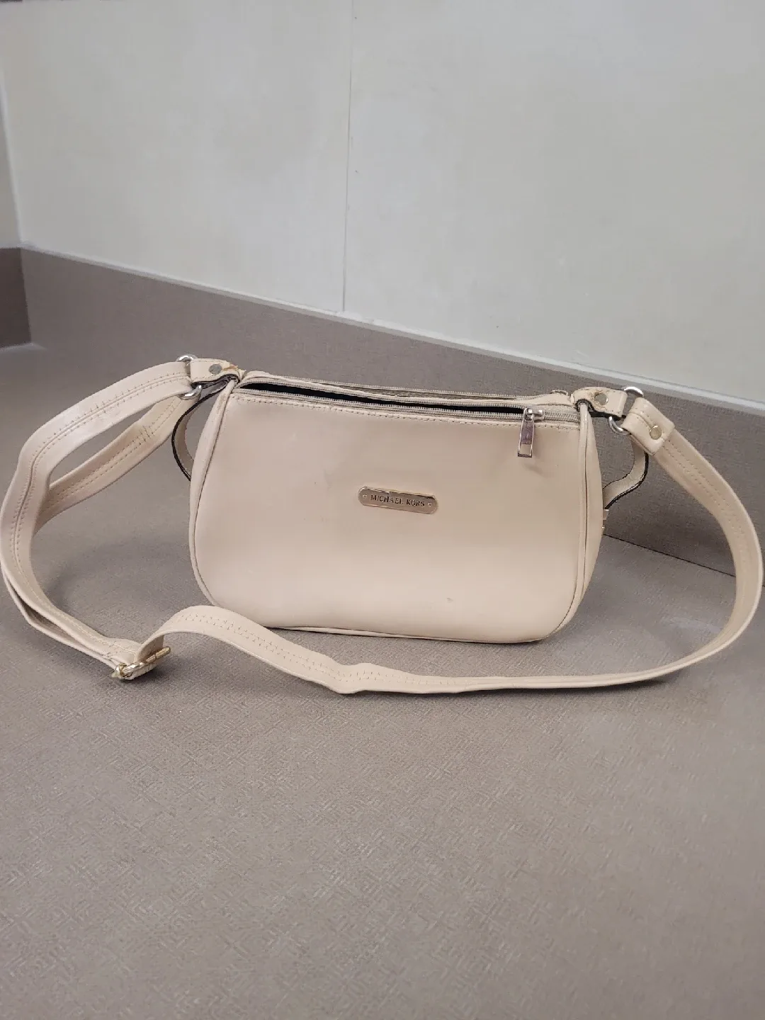 Michael Kors Cream Shoulder Bag🥕 thumbnail