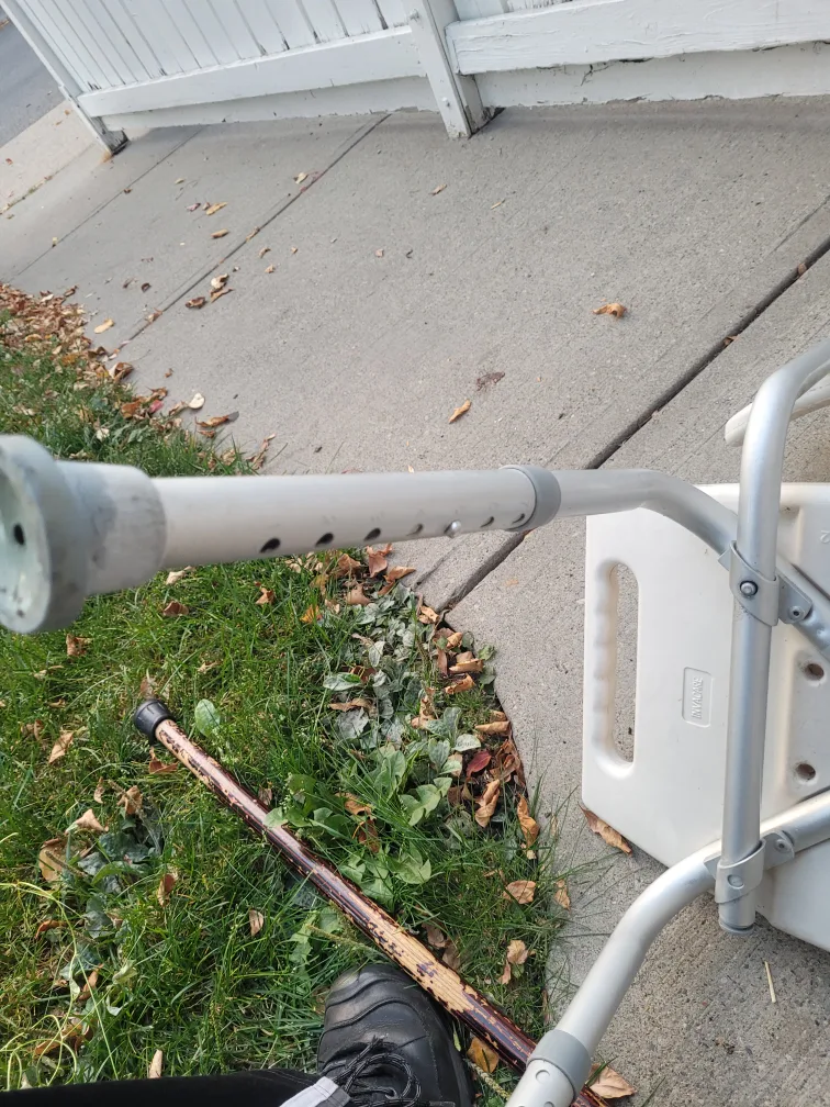 Invacare Adjustable Height Bath Chair image indicator(5)