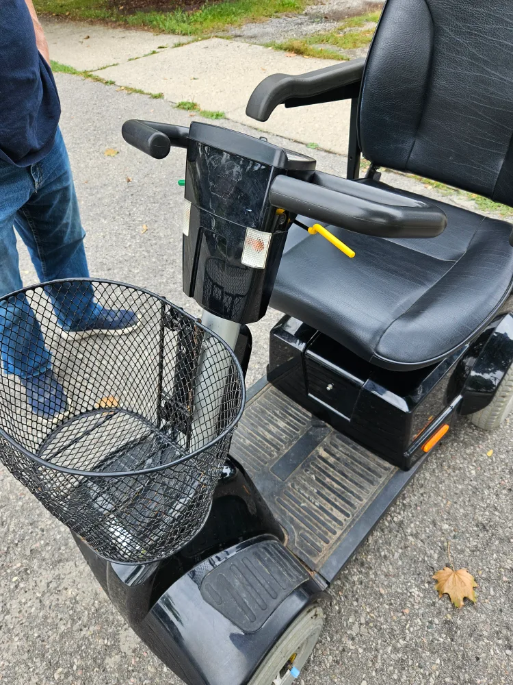 Fortress 1700 DT Mobility Scooter image indicator(2)
