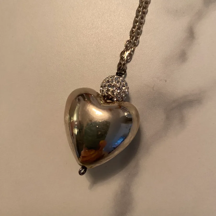 Hillberg&Berk Heart Shaped Necklace thumbnail