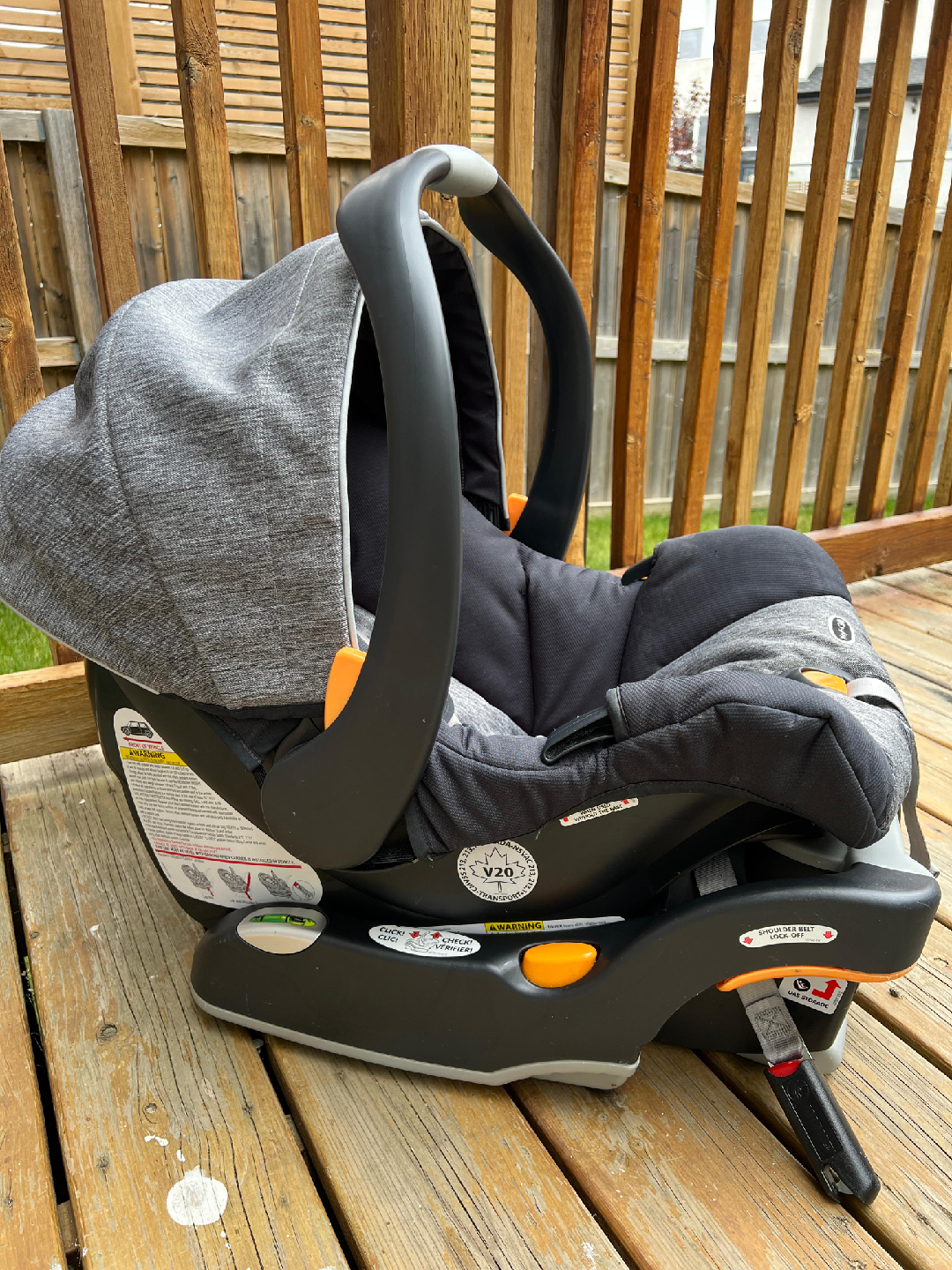 Chicco Bravo Travel System - Stroller & Car Seat