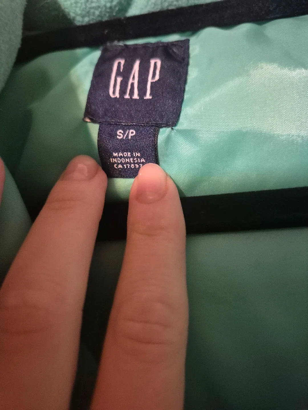 GAP Puffer Vest - Size S image indicator(2)