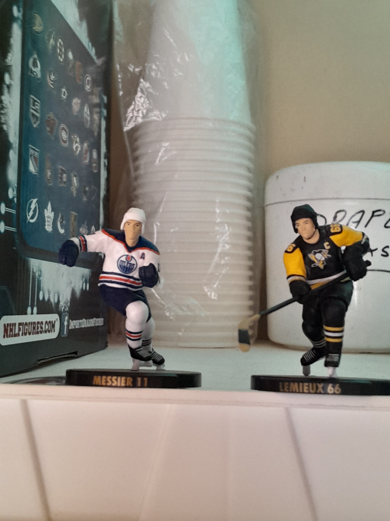 NHL Imports Dragon Figures - Messier & Lemieux - photo 3
