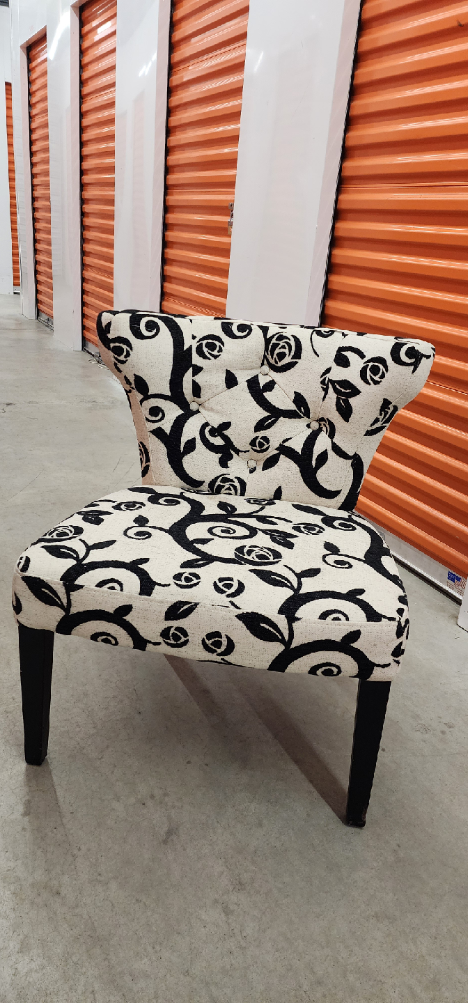 Accent Chair - Black and White Floral Pattern - photo 2