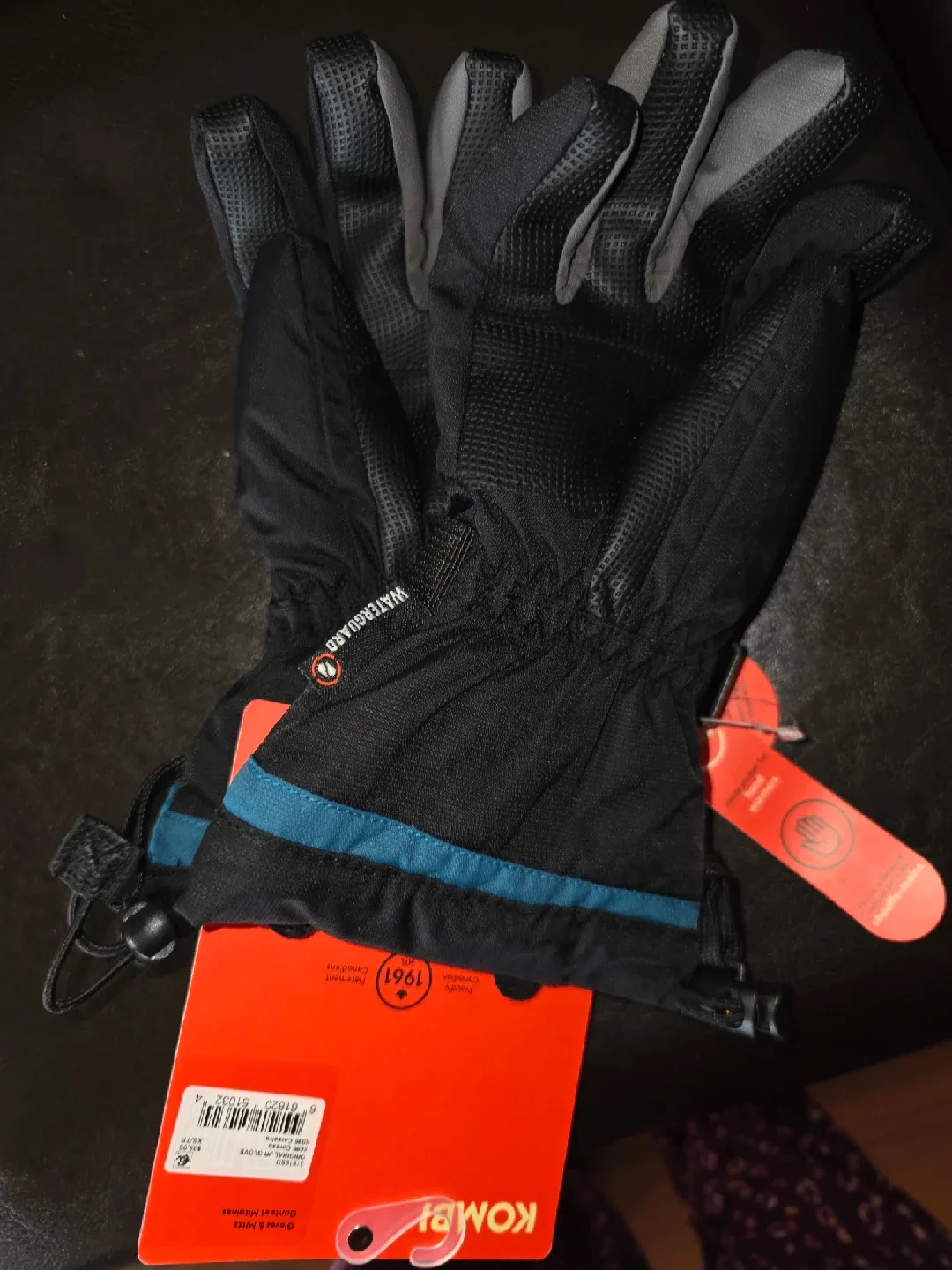 Kombi Juniors XS/TP Gloves - New with Tags! image indicator(2)