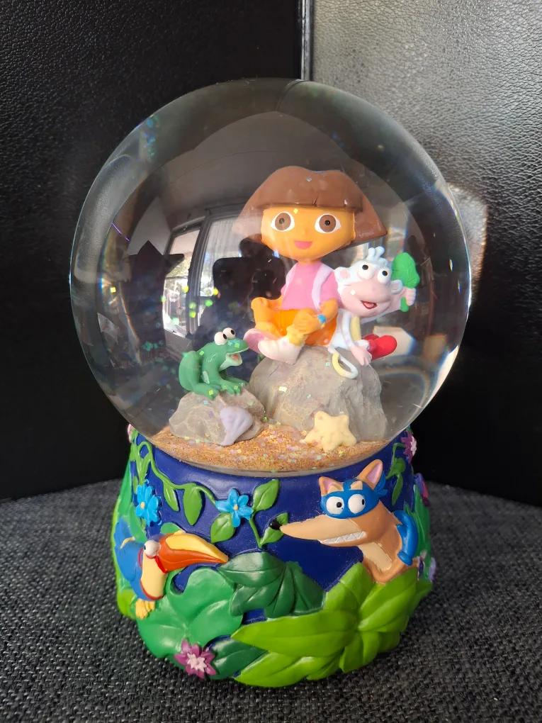 Dora the Explorer Snow Globe thumbnail