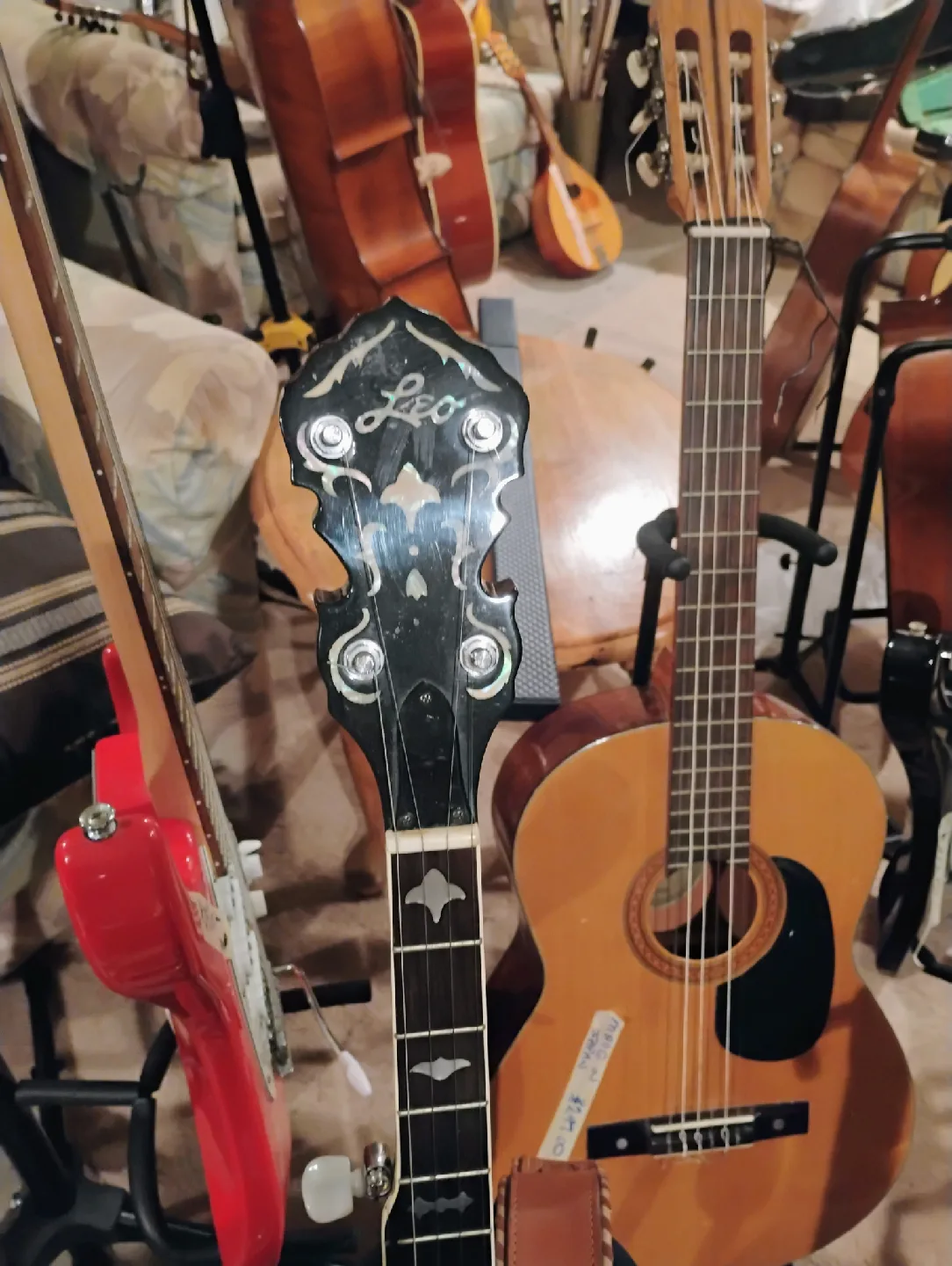 vintage musical instruments image indicator(7)