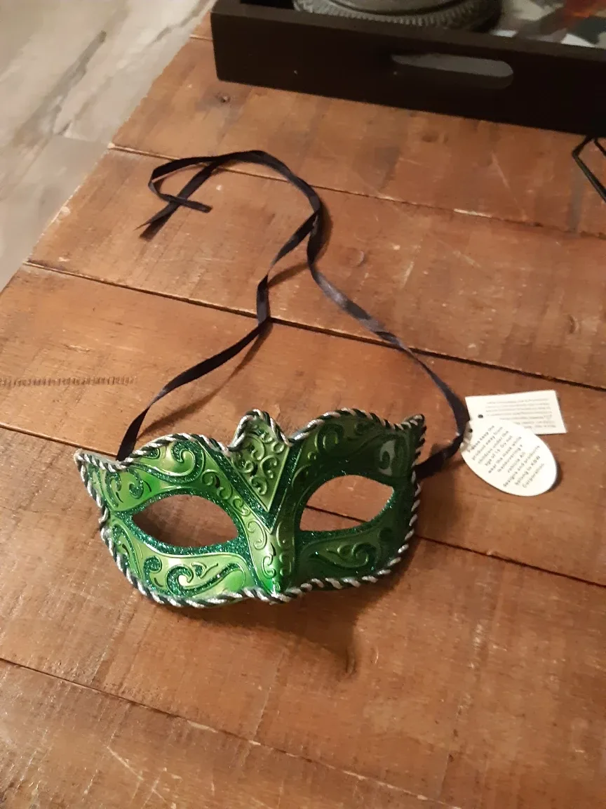 Venetian-style masquerade eye mask thumbnail