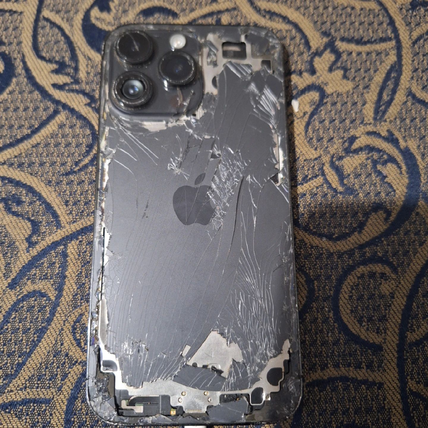 iPhone 13 - photo 2