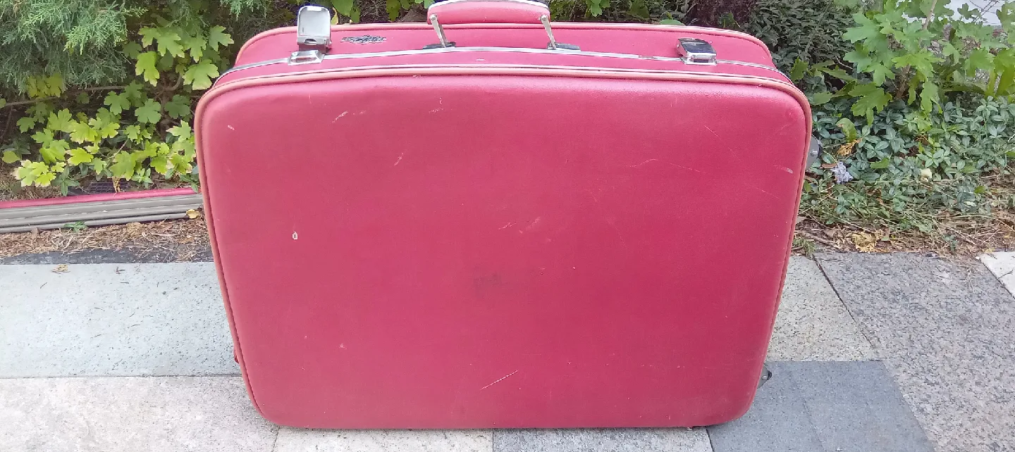 Long March Red Suitcase image indicator(2)