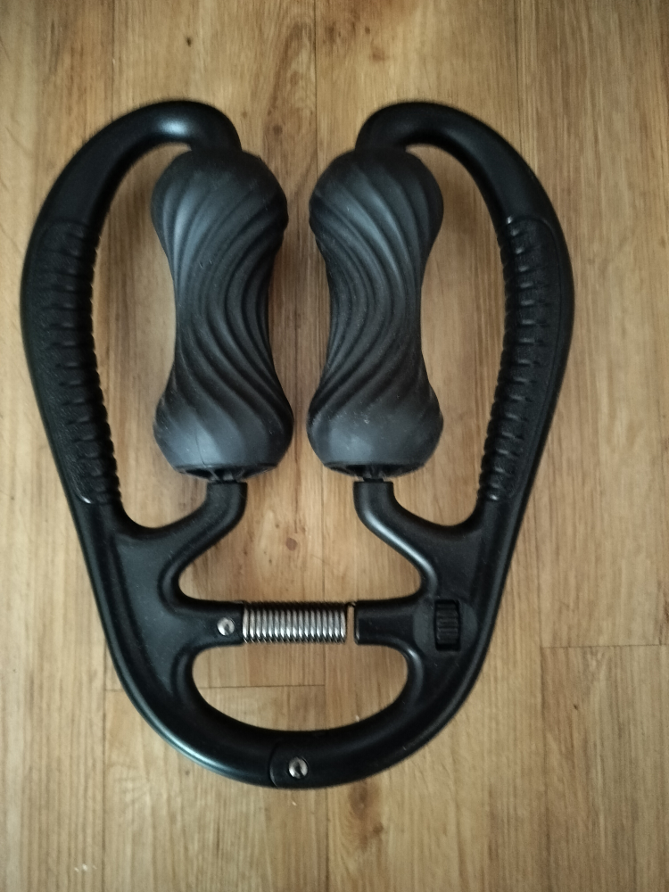Black Hand Grip Strengthener (Free) - photo 2