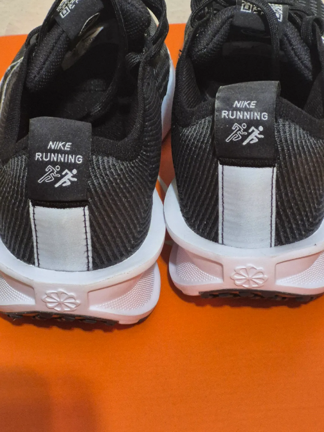 Nike Interact Run Black/White - Size 7 US image indicator(3)