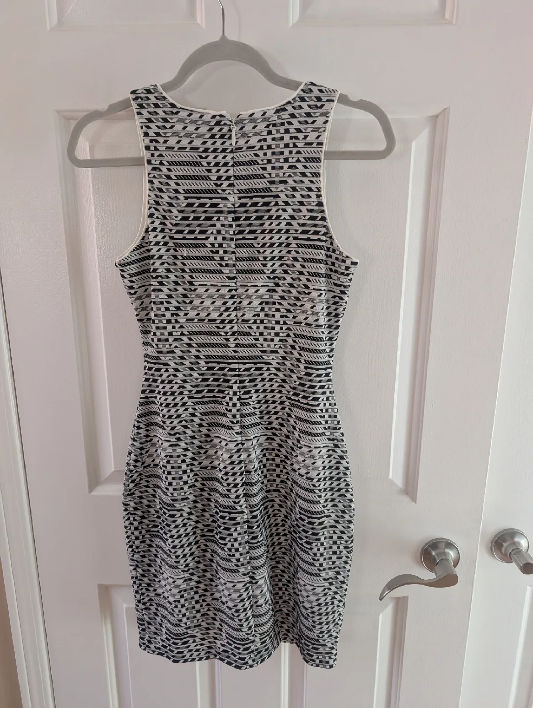 Guess Sleeveless Dress - Size 2 🧡 image indicator(3)
