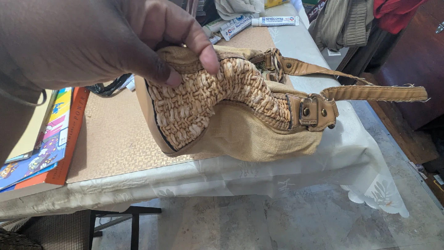 Fossil Tan Woven Hobo Bag image indicator(3)