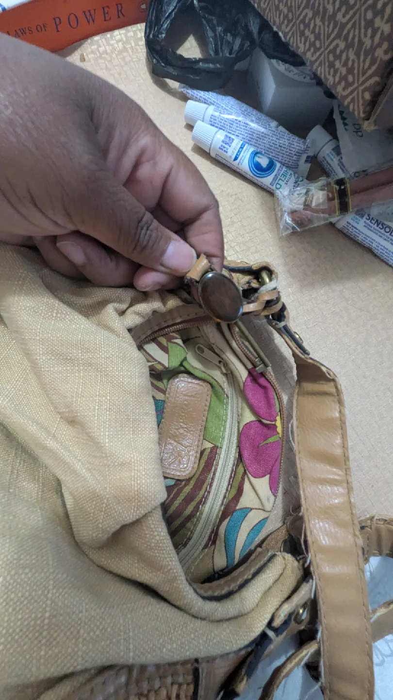 Fossil Tan Woven Hobo Bag image indicator(5)