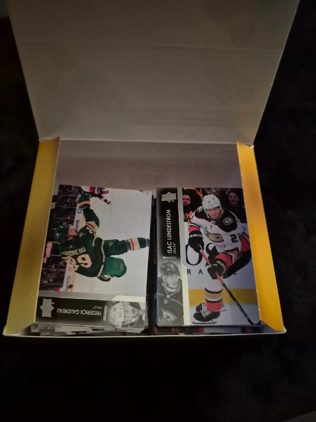 NHL Hockey Base Cards image indicator(2)