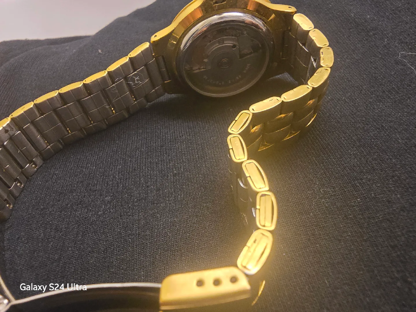 Swiss Military Automatic Watch - Gold Tone image indicator(3)