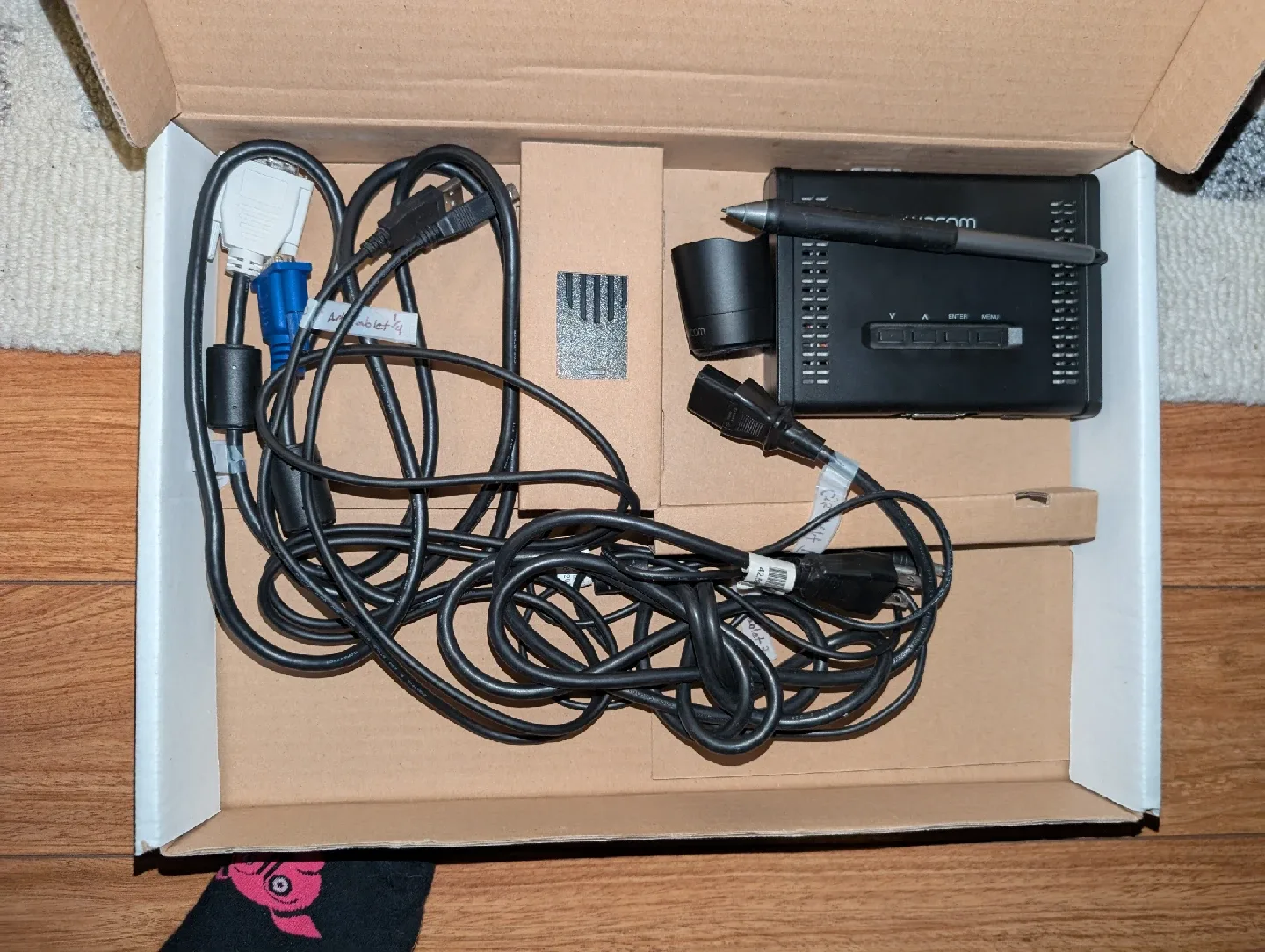 Wacom Cintiq 12WX Interactive Pen Display image indicator(4)