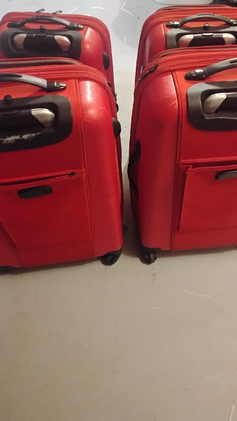 Red Luggage Set - 4 Piece image indicator(3)