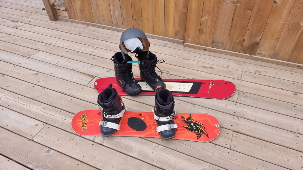Snowboard Set Children - 2 Boards, 2 P. Boots, Bindings,  Helmet