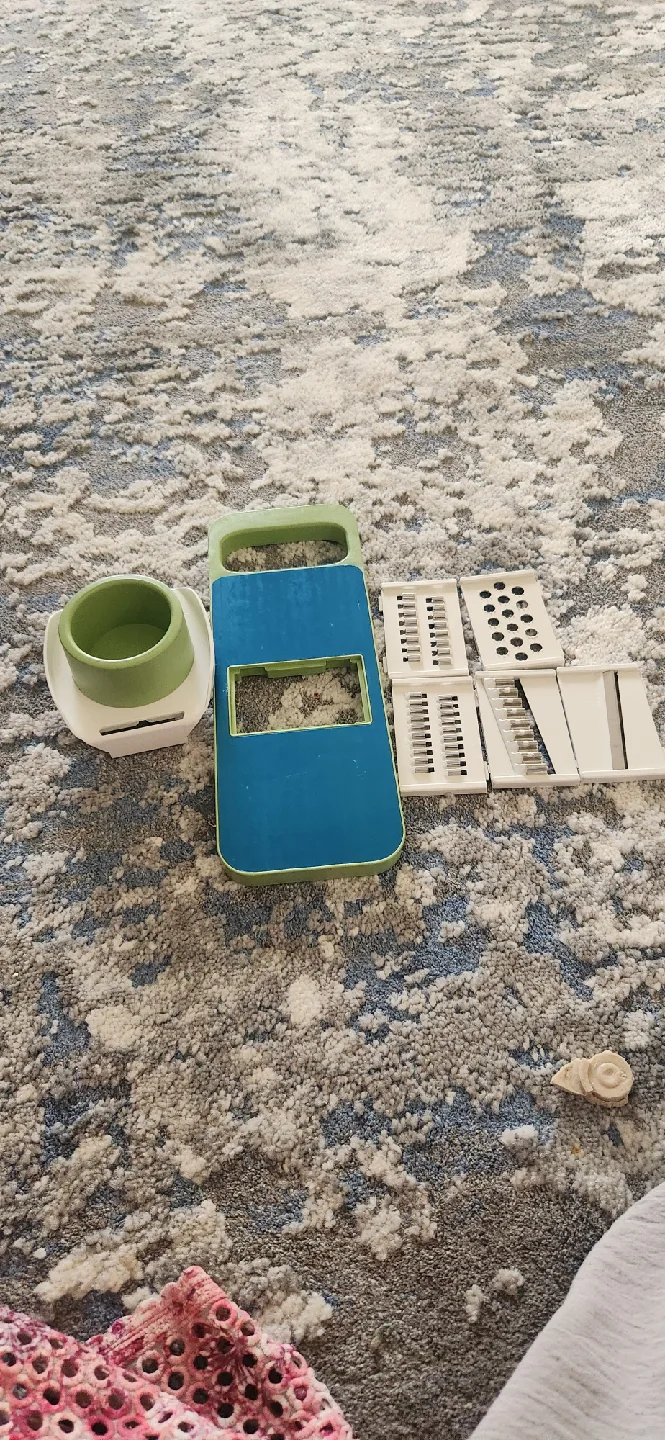 Green Vegetable Slicer - 7 Piece Set image indicator(7)