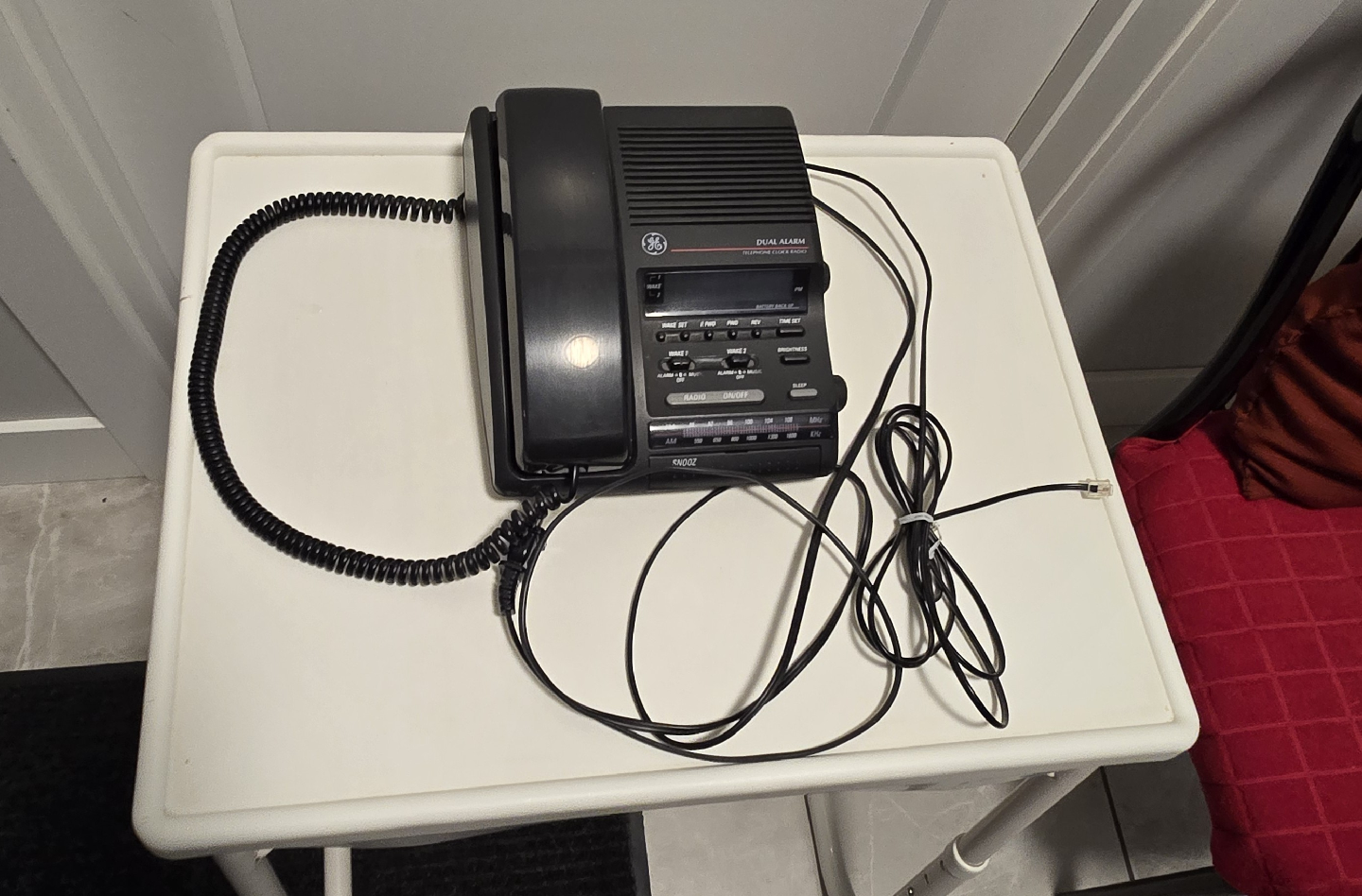 GE Dual Alarm Telephone Clock Radio