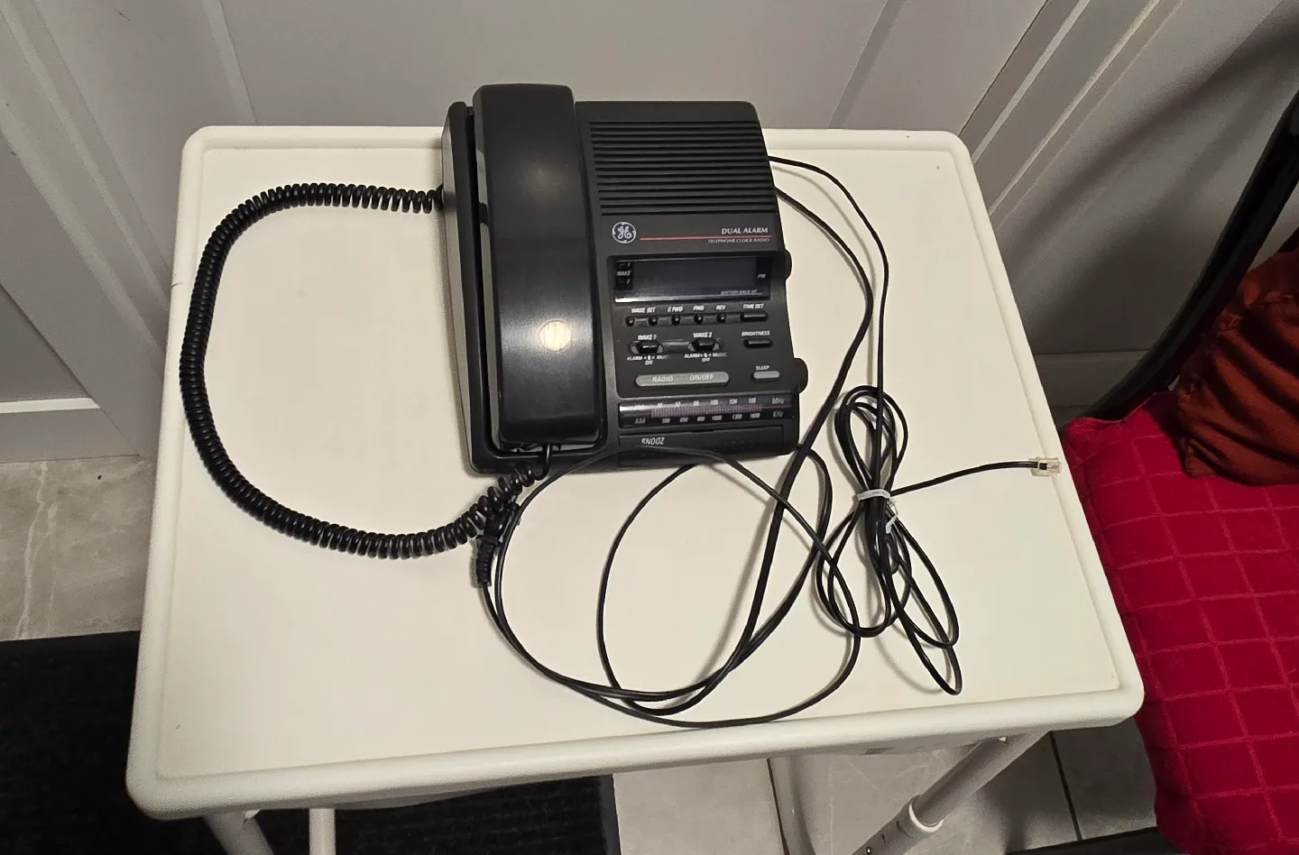 GE Dual Alarm Telephone Clock Radio