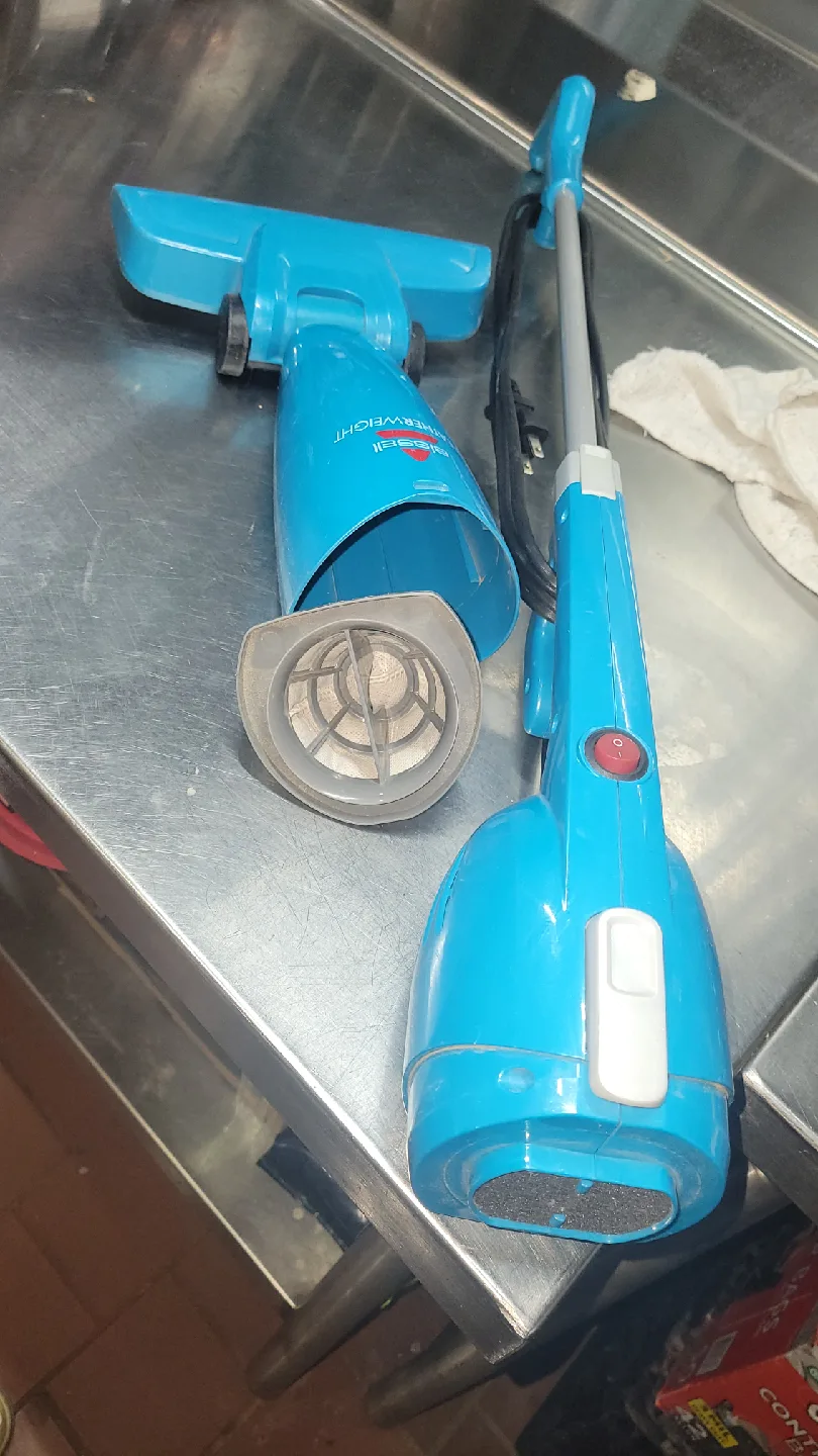 Bissell Featherweight Stick Lightweight Bagless Vacuum image indicator(4)