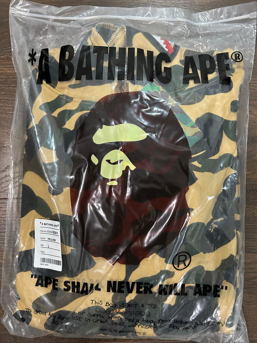 BAPE Shark Full Zip Hoodie - Size L - photo 5