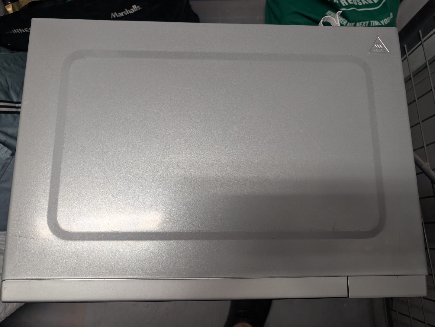 Westinghouse 30L Microwave - Like New! - photo 3