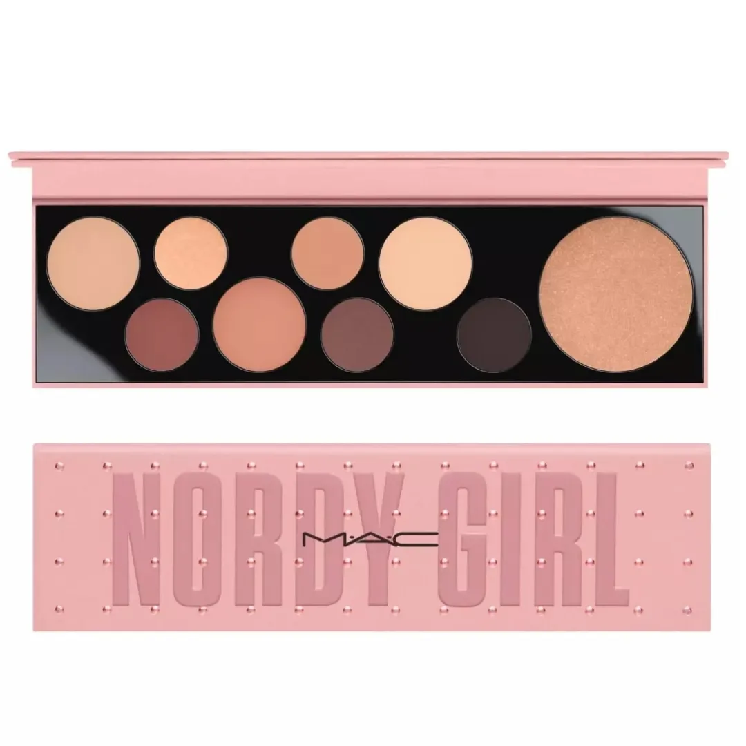 🥕MAC🥕 Nordy Girl Matte Eyeshadow & Highlighting Powder Palette thumbnail