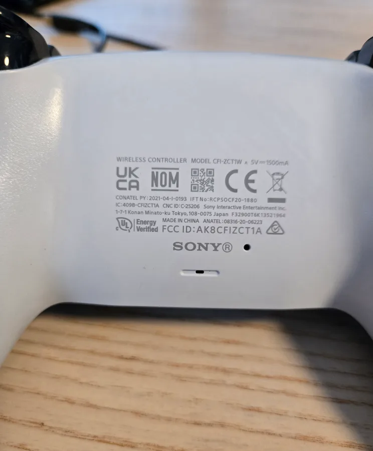 No scam. Real PS5 disc. With controllers and cables. No issues. image indicator(3)