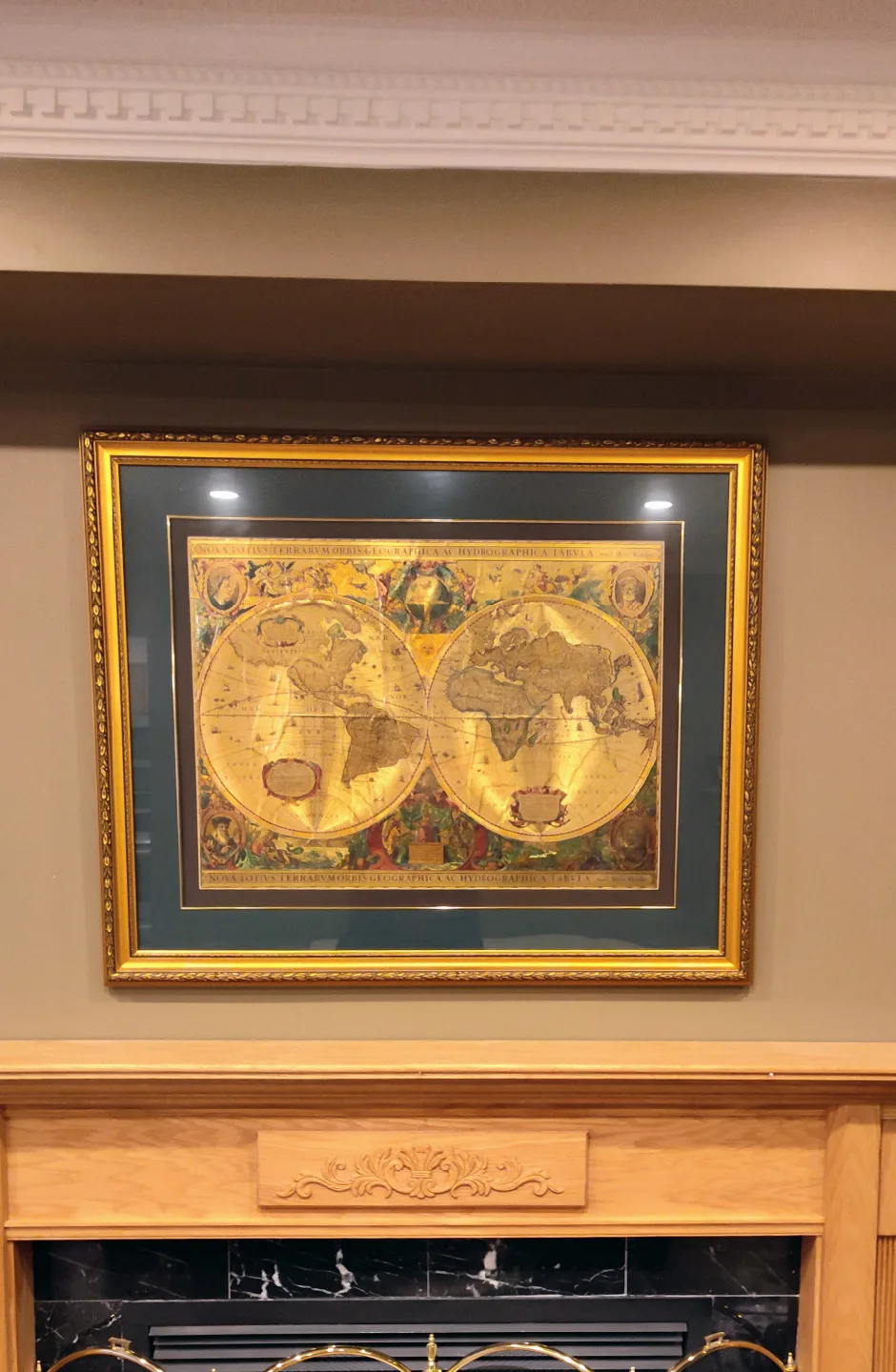 Framed World Map Art image indicator(2)