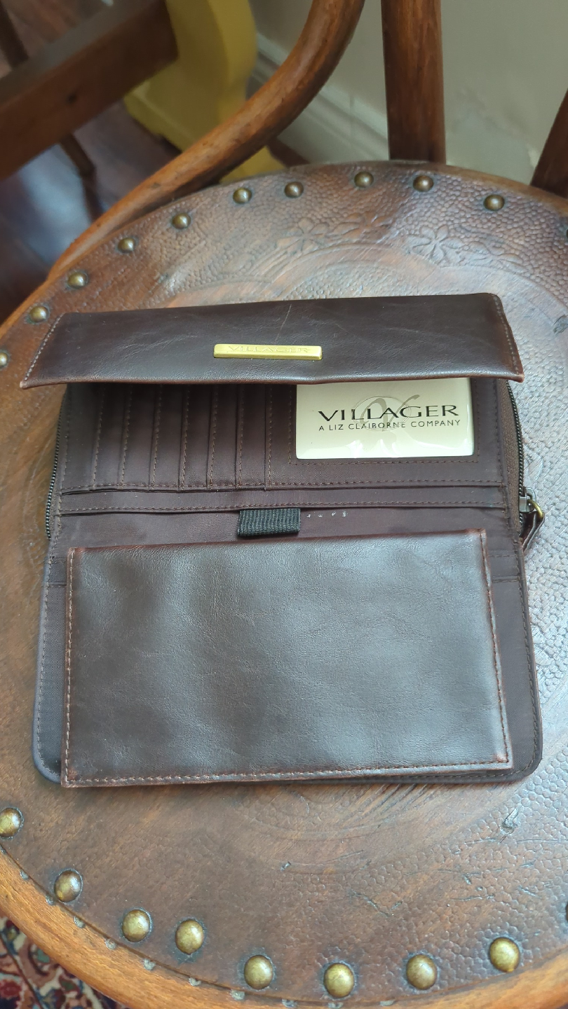 Villager Liz Claiborne Brown Leather Wallet - photo 2
