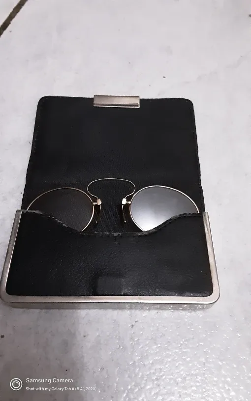 Antique Pince-Nez Eyeglasses ! 10 k Gold C - bridge . image indicator(2)