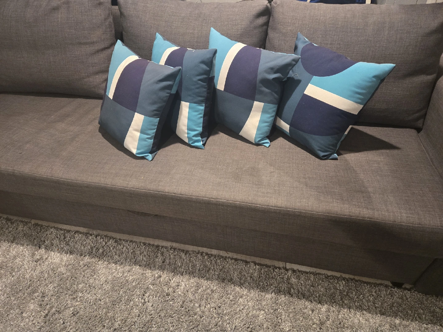 Set of 4 decorative pillows