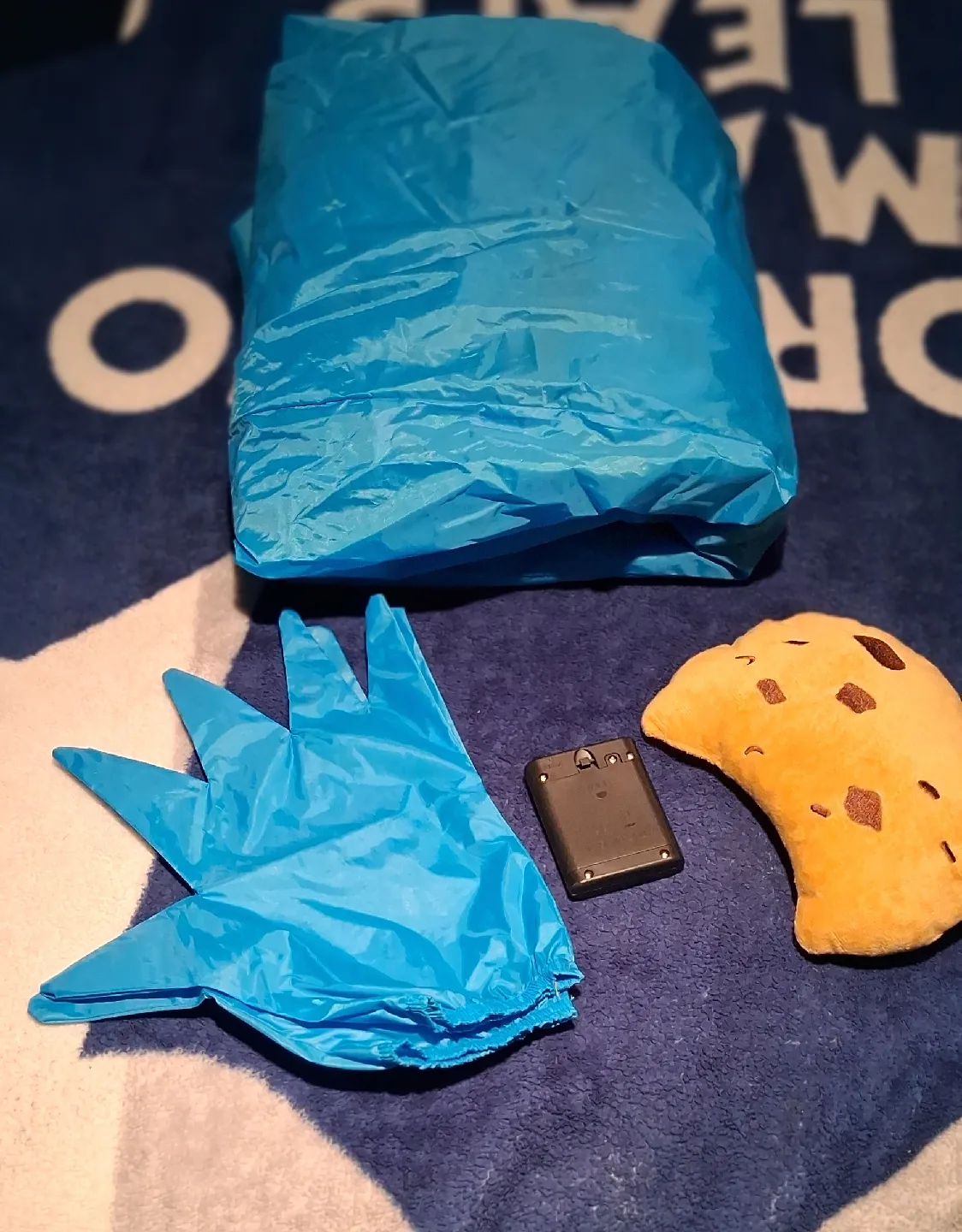 Sesame Street Cookie Monster Inflatable Costume - Adult image indicator(2)