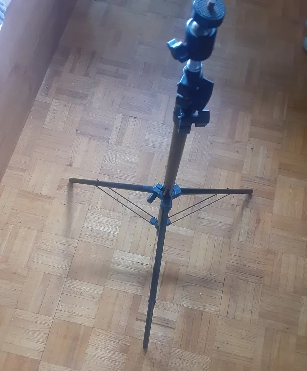 Adjustable Tripod Stand image indicator(3)
