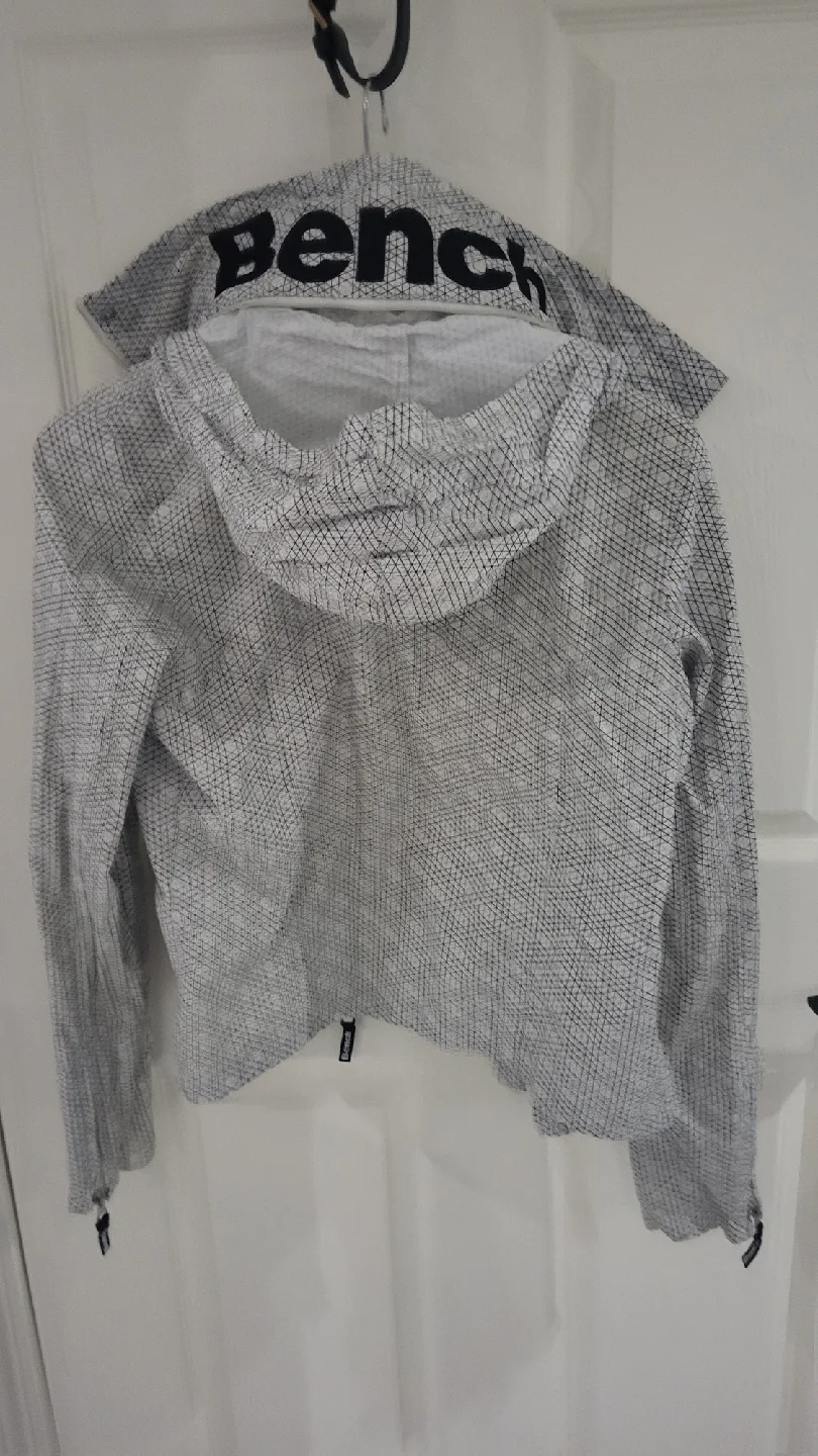 Bench. Women's Jacket - Size M image indicator(3)