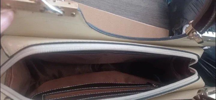 Colour Block Patent Leather Handbag image indicator(4)