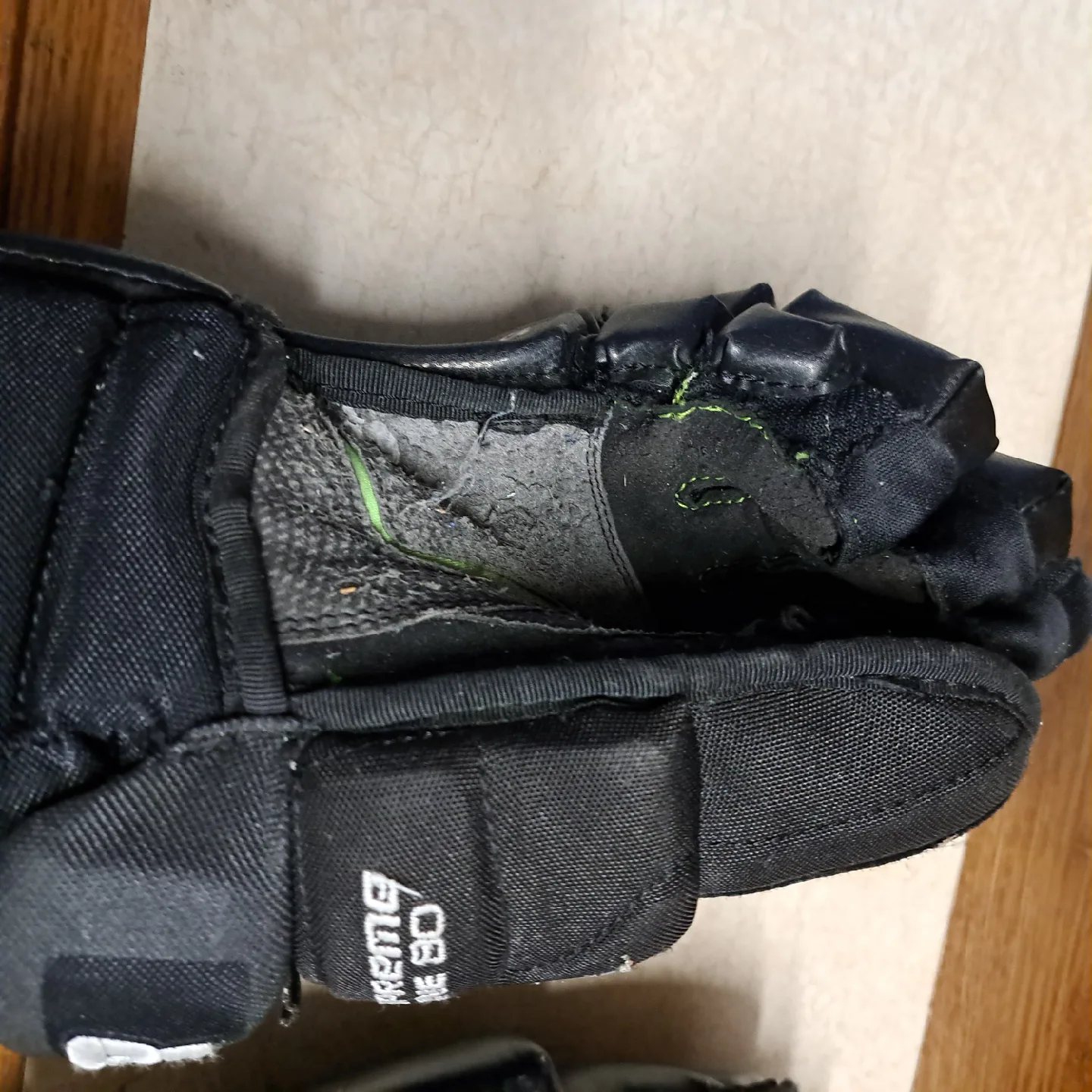 Bauer X7.2 & Supreme 180 Hockey Gloves image indicator(3)