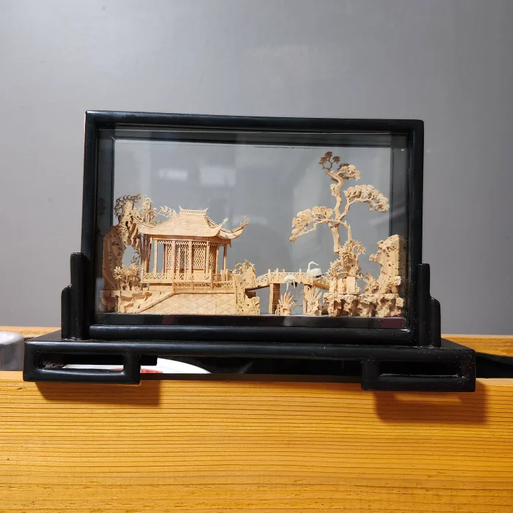 Wood Carving Display Case image indicator(2)