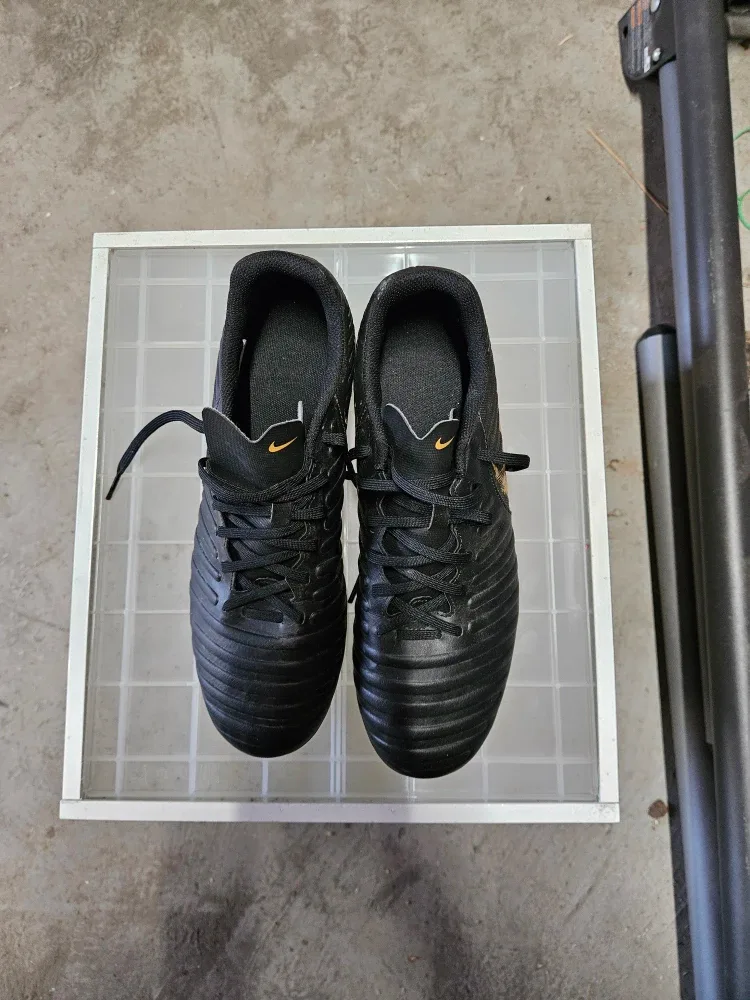 Nike Tiempo Soccer Cleats - Black & Gold image indicator(2)