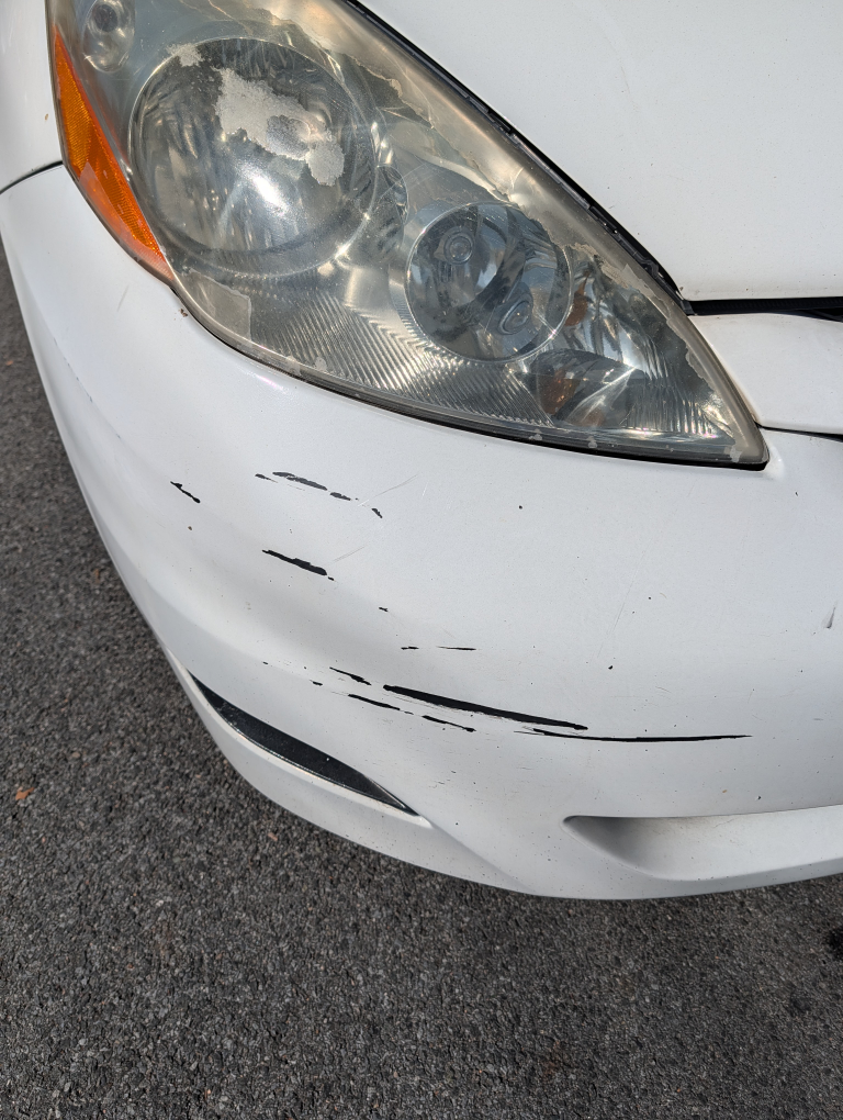 2009 Toyota Sienna LE minivan  - White - photo 4