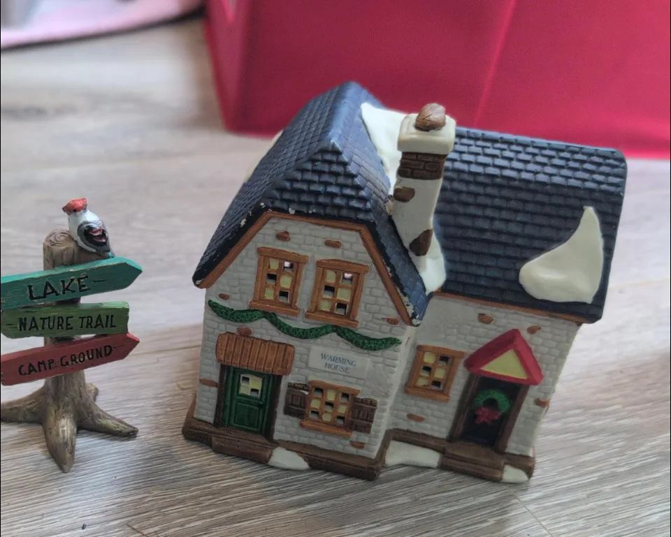 Ceramic Warming House Figurine image indicator(2)