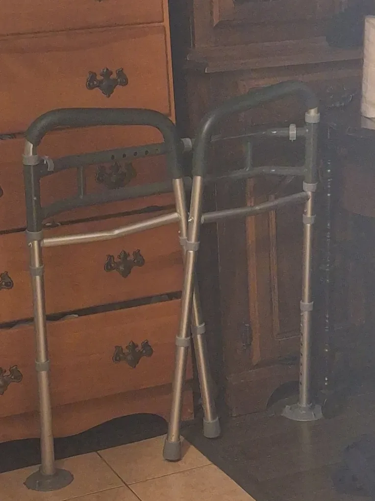 Careboda Toilet Safety Frame Rails image indicator(2)